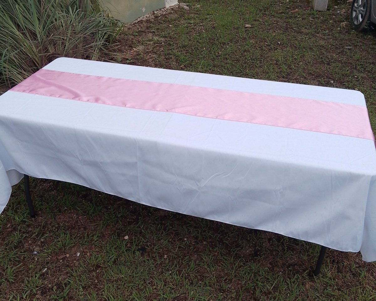 Elegant Table Runners – Add Style & Texture to Any Event Table - Savoury Luxury Events