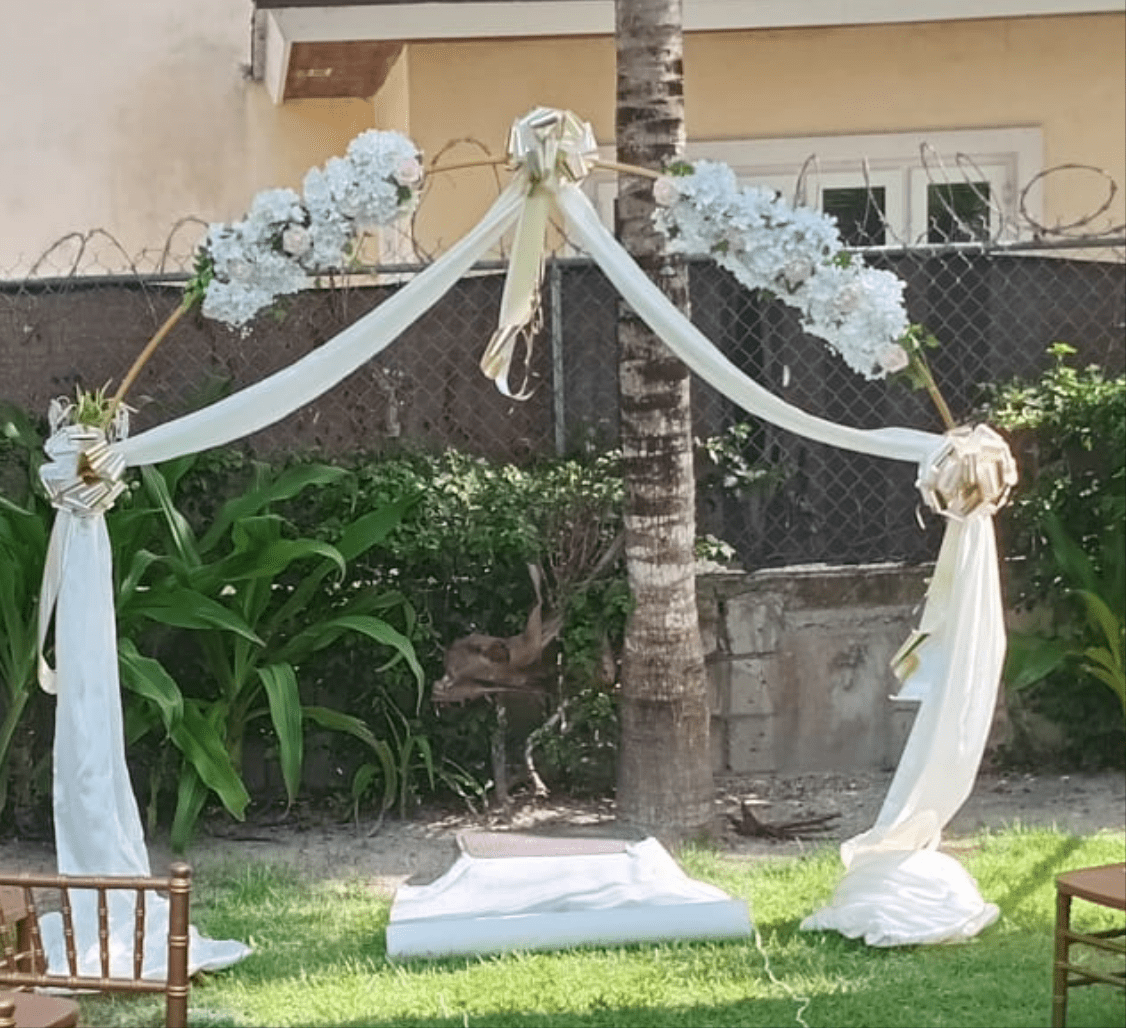 Round Arch Rental - Savoury Luxury Events