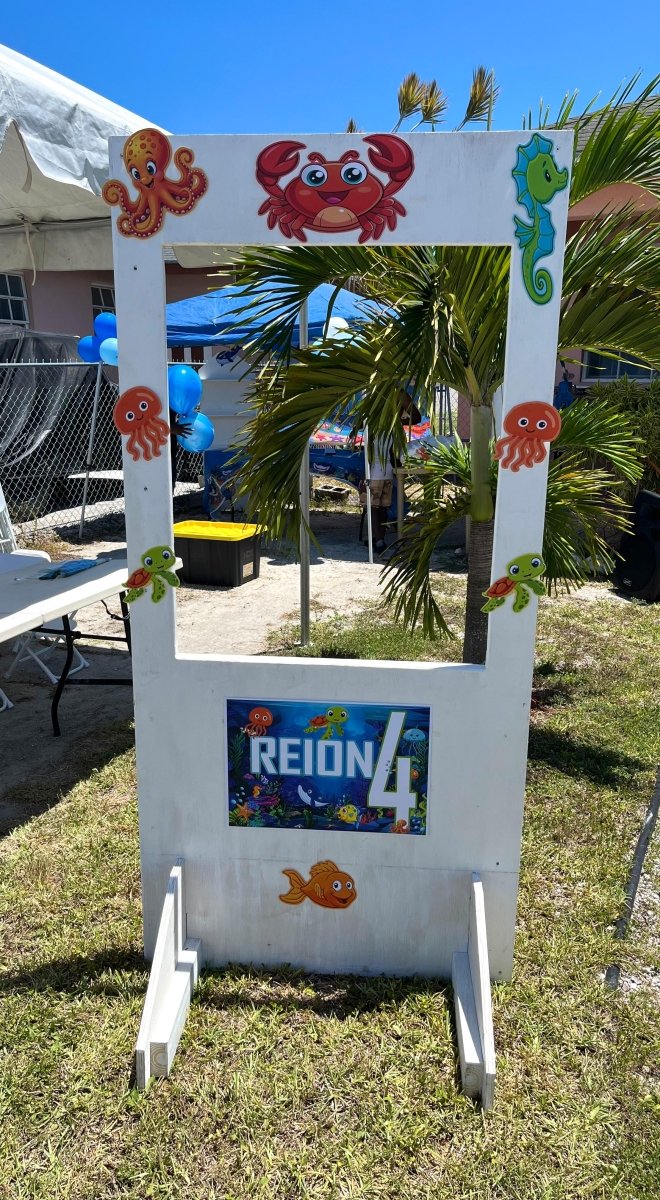 Wooden Picture Stand Rental – Rustic & Elegant Picture Frame - Savoury Luxury Events